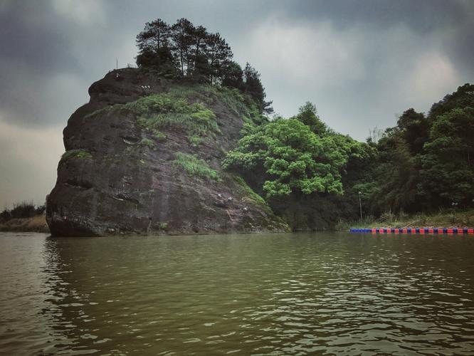 鹰潭龙虎山旅游攻略_鹰潭龙虎山旅游景点攻略